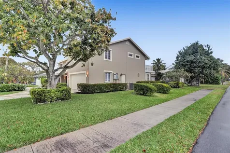 466 NE 8th Avenue Deerfield Beach FL 33441
