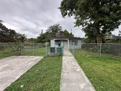 10136 E Hibiscus Street Palmetto Bay FL 33157