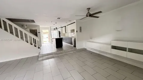 8191 NW 8th Manor Plantation FL 33324
