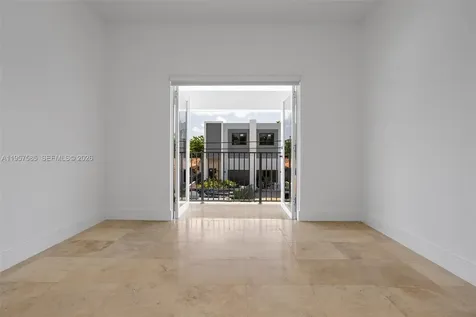 2784 SW 34th Avenue Miami FL 33133
