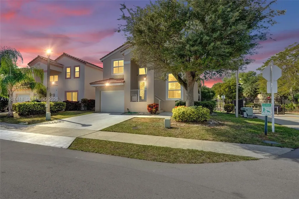2001 Barcelona Terrace Margate FL 33063