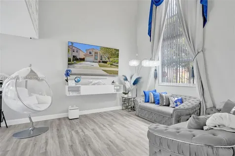 2001 Barcelona Terrace Margate FL 33063