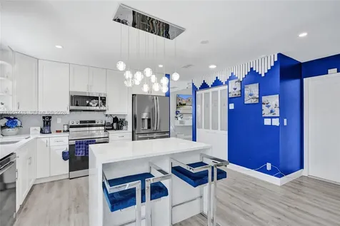 2001 Barcelona Terrace Margate FL 33063