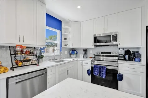2001 Barcelona Terrace Margate FL 33063
