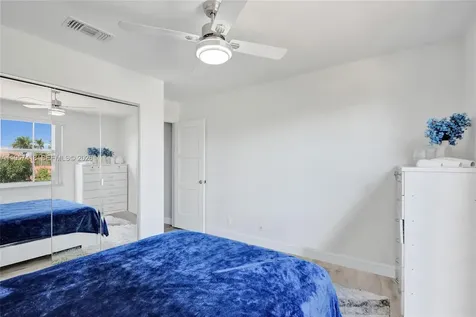 2001 Barcelona Terrace Margate FL 33063