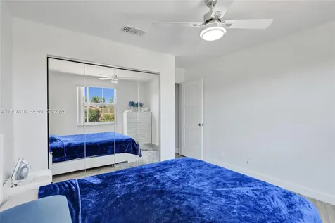 2001 Barcelona Terrace Margate FL 33063