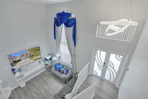 2001 Barcelona Terrace Margate FL 33063