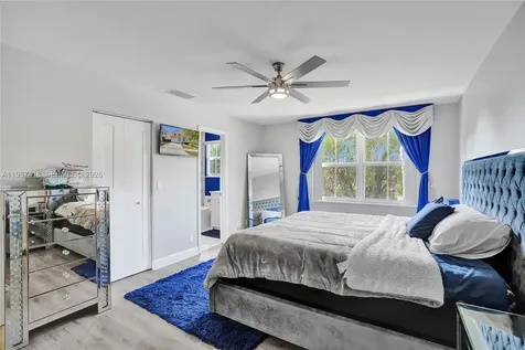 2001 Barcelona Terrace Margate FL 33063
