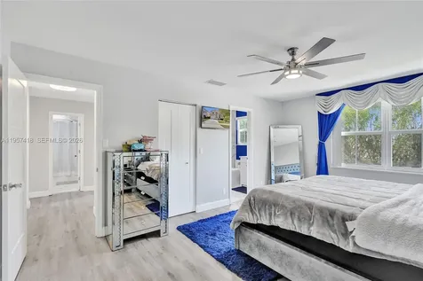 2001 Barcelona Terrace Margate FL 33063
