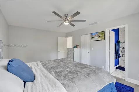 2001 Barcelona Terrace Margate FL 33063