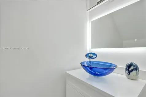 2001 Barcelona Terrace Margate FL 33063