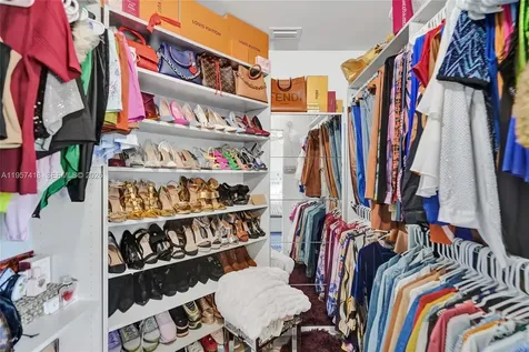 2001 Barcelona Terrace Margate FL 33063
