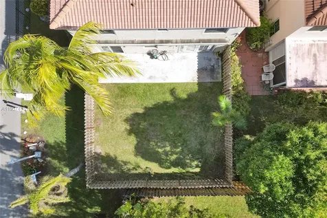 2001 Barcelona Terrace Margate FL 33063