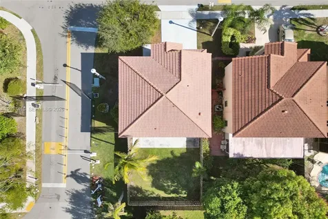2001 Barcelona Terrace Margate FL 33063