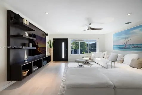 7910 Hawthorne Avenue Miami Beach FL 33141