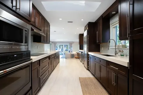 7910 Hawthorne Avenue Miami Beach FL 33141