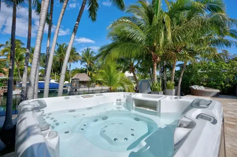 7910 Hawthorne Avenue Miami Beach FL 33141