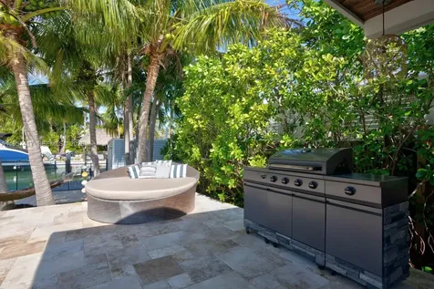 7910 Hawthorne Avenue Miami Beach FL 33141
