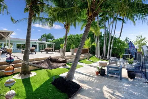 7910 Hawthorne Avenue Miami Beach FL 33141