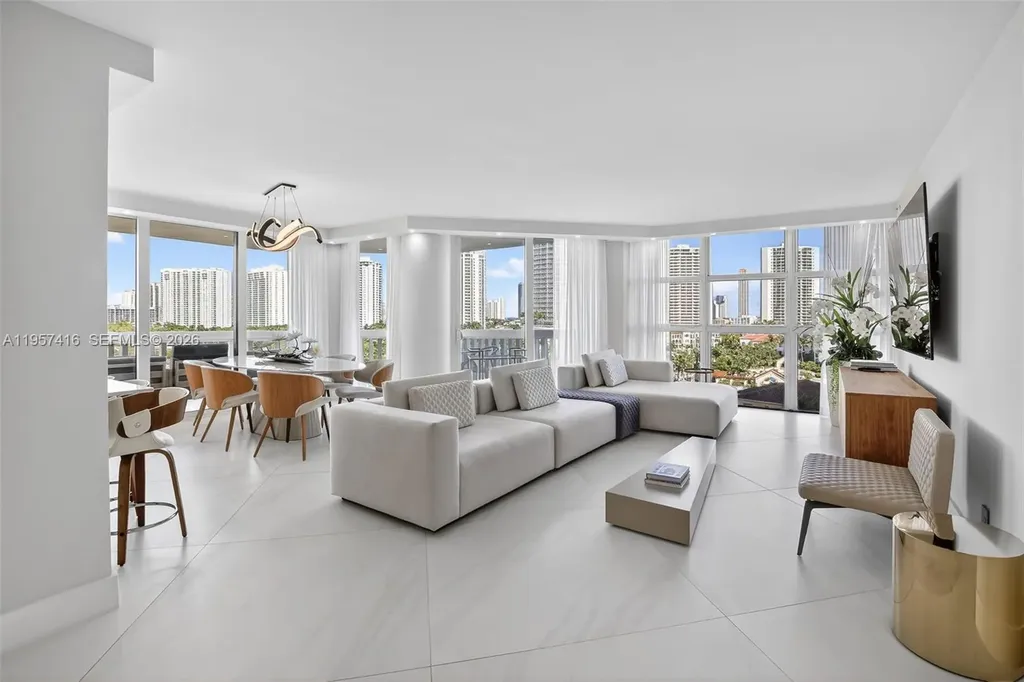 1000 W Island Boulevard Aventura FL 33160