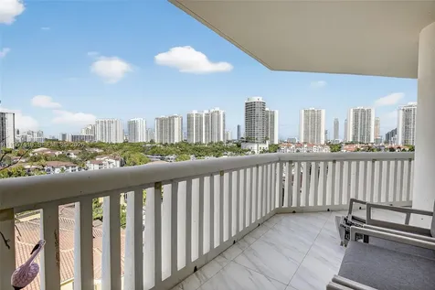 1000 W Island Boulevard Aventura FL 33160