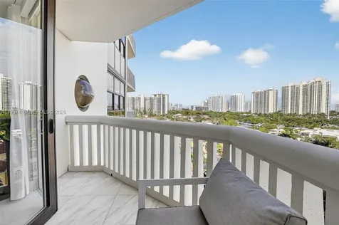 1000 W Island Boulevard Aventura FL 33160