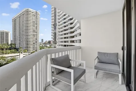 1000 W Island Boulevard Aventura FL 33160