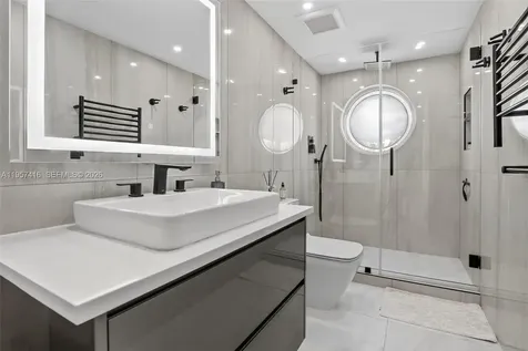 1000 W Island Boulevard Aventura FL 33160