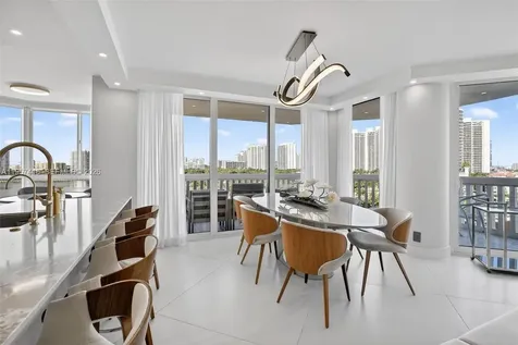 1000 W Island Boulevard Aventura FL 33160