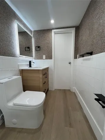 17021 N Bay Road Sunny Isles Beach FL 33160