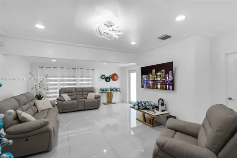 2464 NW 104th Street Miami FL 33147
