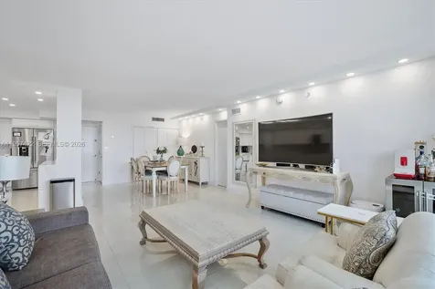 20515 E Country Club Drive Aventura FL 33180