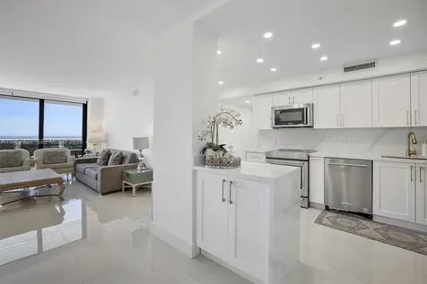 20515 E Country Club Drive Aventura FL 33180