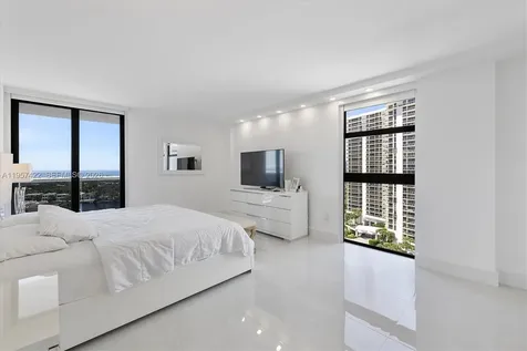 20515 E Country Club Drive Aventura FL 33180