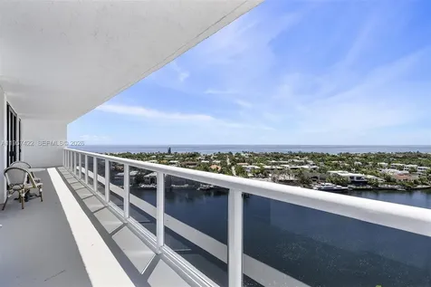 20515 E Country Club Drive Aventura FL 33180