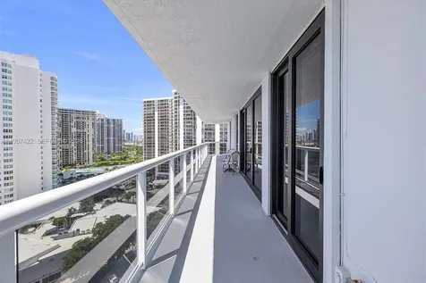 20515 E Country Club Drive Aventura FL 33180