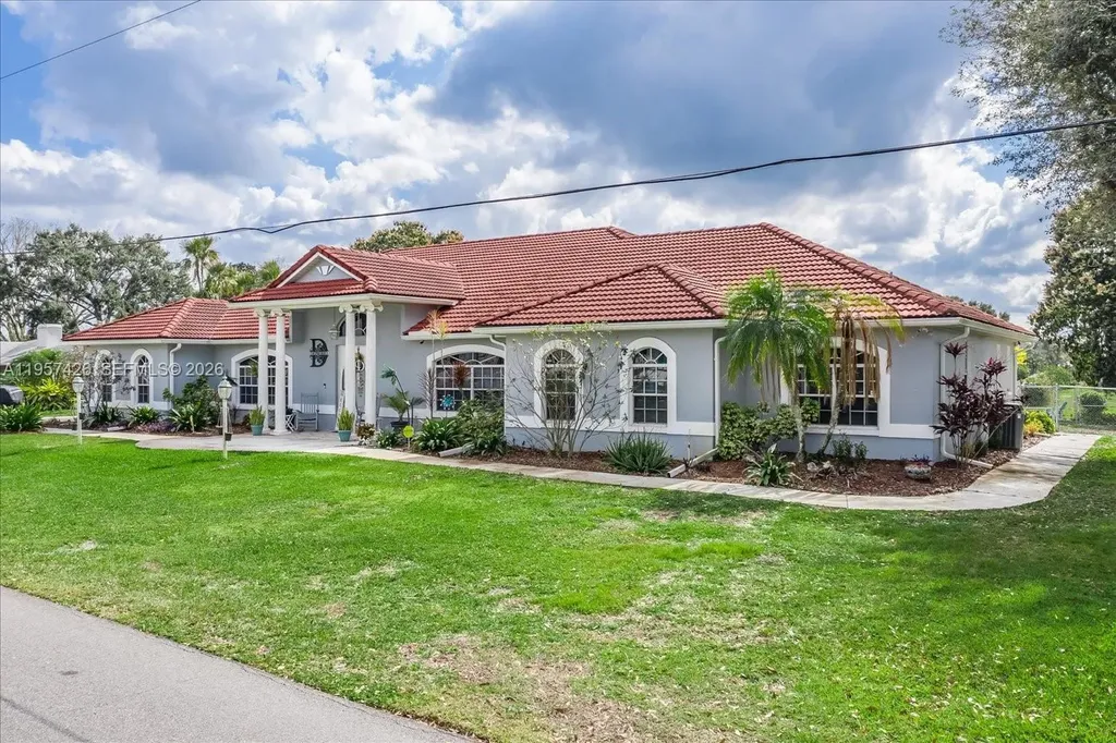 349 NE Anderson Street Lake Placid FL 33852