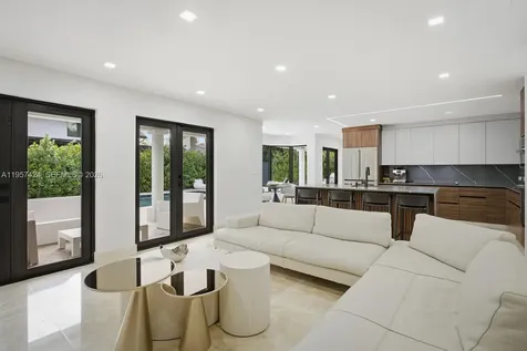 9467 NW 54th Doral Circle Lane Doral FL 33178