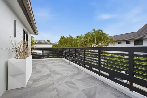 9467 NW 54th Doral Circle Lane Doral FL 33178