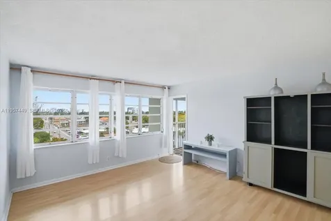 330 SE 2nd Street Hallandale Beach FL 33009