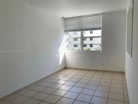 100 Lincoln Road Miami Beach FL 33139
