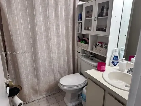 2480 W 67th Place Hialeah FL 33016