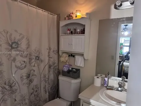 2480 W 67th Place Hialeah FL 33016