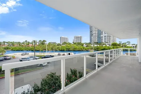 20505 E Country Club Drive Aventura FL 33180