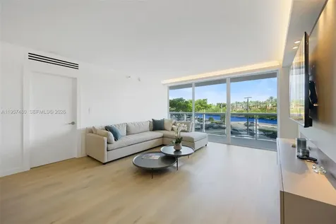 20505 E Country Club Drive Aventura FL 33180
