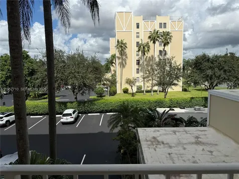 7290 Kinghurst Drive Delray Beach FL 33446