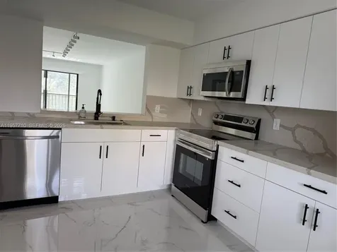 7290 Kinghurst Drive Delray Beach FL 33446