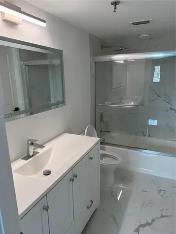 7290 Kinghurst Drive Delray Beach FL 33446