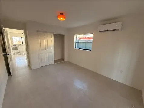 525 SW 22 Avenue Miami FL 33135