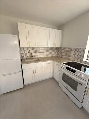 525 SW 22 Avenue Miami FL 33135